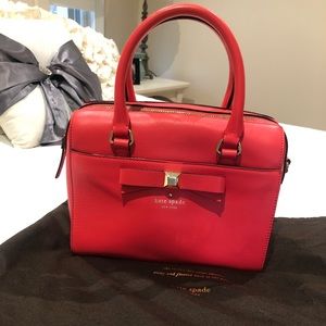 Kate Spade purse. Excellent condition no flaws